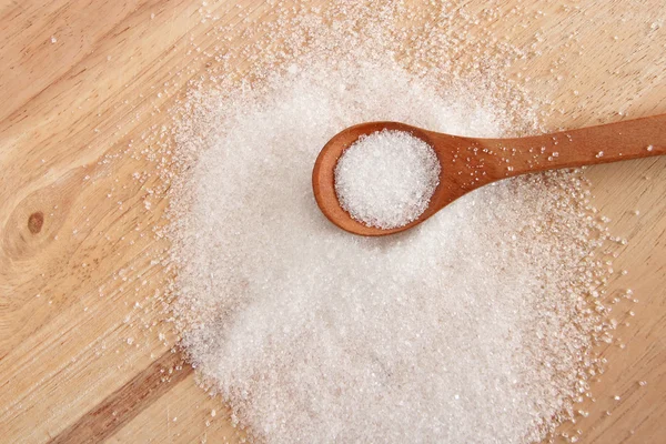 Azúcar blanco en cuchara de madera —  Fotos de Stock