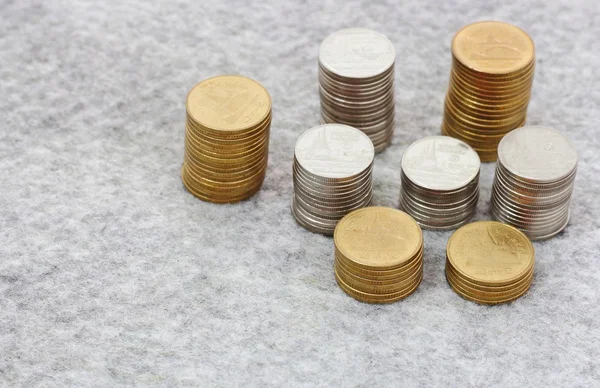 Saving money concept with coin stack growing — Stock Photo, Image