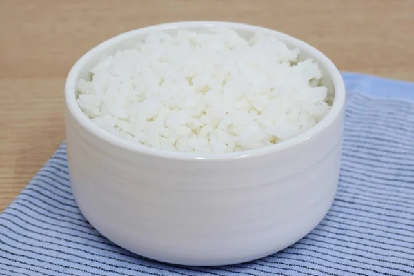 Μαγειρεμένο ρύζι ή ρύζι γιασεμιού. — Φωτογραφία Αρχείου