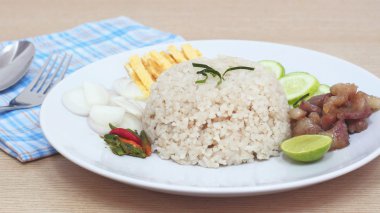 Karidesli pilav kızarmış hamur, Tayland gıda