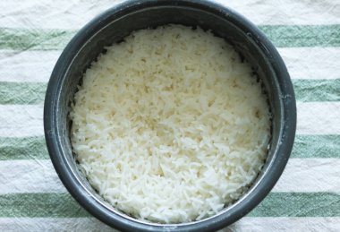 Beyaz pirinç (Thai Jasmine pilavı) kasede