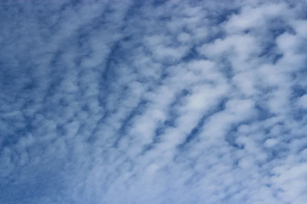 Himmel mit Wolken — Stockfoto