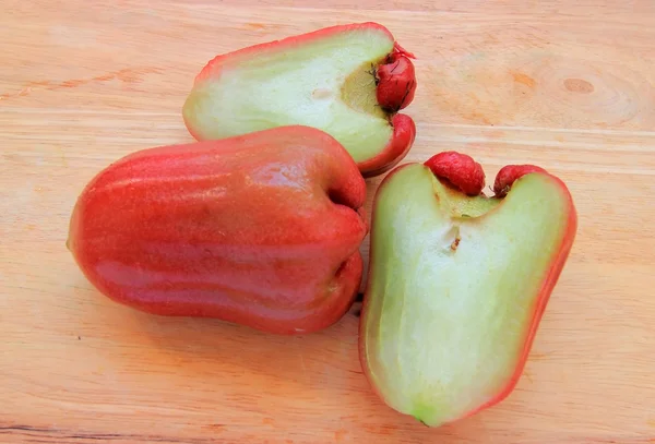 Rose apple on the wood background — Stock Photo, Image