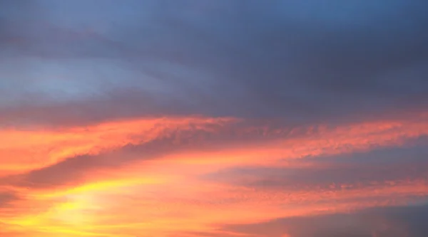 Modrá obloha s cloud západ slunce — Stock fotografie