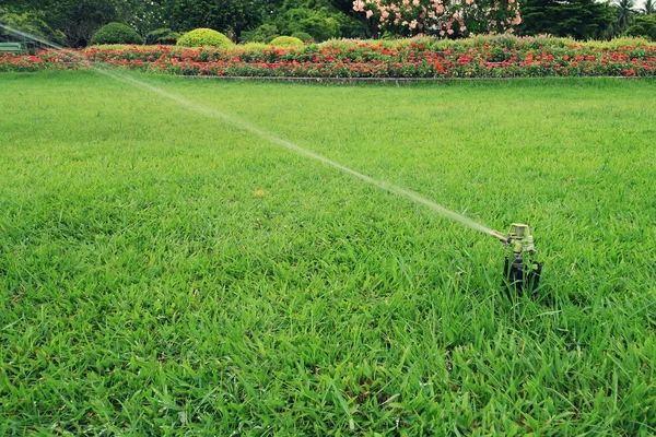 çim sulama yağmurlama