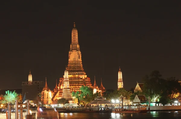 Lighting effects at Wat Arun Temple in the night, Bangkok, Thailand — Stock Photo, Image