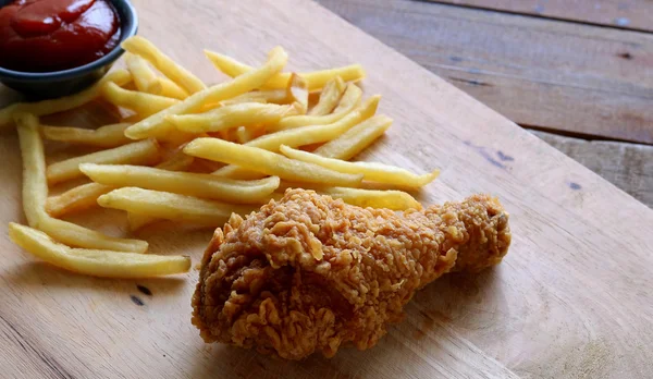 Fresh fried chicken — Stock Photo, Image