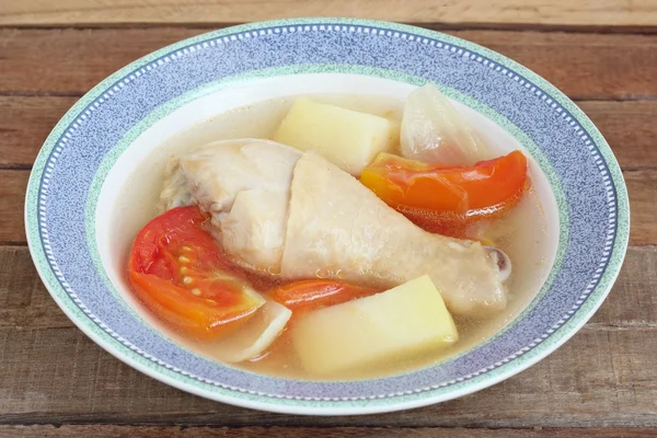 Hühnersuppe in Schüssel — Stockfoto