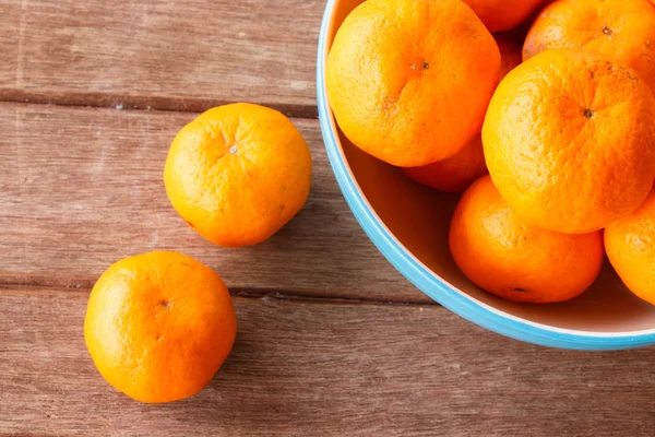 Turuncu woode üzerinde