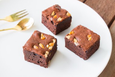 Masada çikolatalı kek