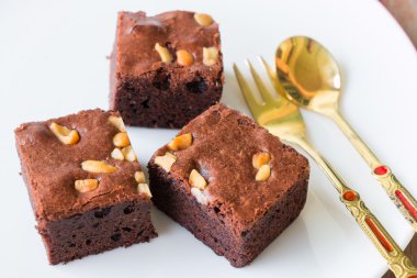 Masada çikolatalı kek