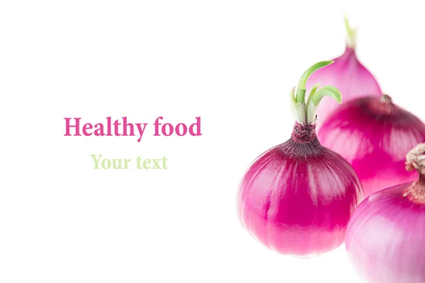 Agrupe la cebolla rosa sobre un fondo blanco. Varias cebolla brillante pelada. Aislado. Fondo alimentario . — Foto de Stock