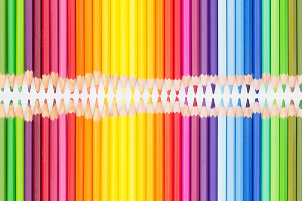 Lápices de colores en orden de arco iris. Lápices de fondo . — Foto de Stock