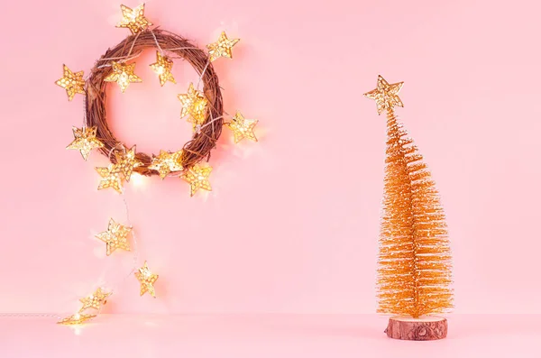 Élégant Décor Noël Maison Couleur Dorée Arbre Noël Guirlande Lumineuse — Photo