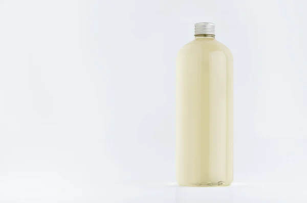 Garrafa Plástico Transparente Com Bebida Fresca Pálida Óleo Essencial Cosmético — Fotografia de Stock