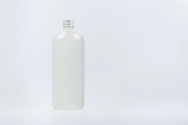 Plastic Tall Bottle Water Silver Cap Mockup White Background Template — Stock fotografie