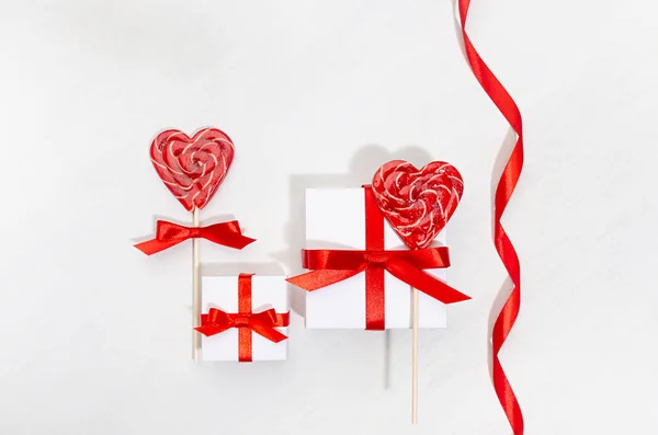 Fondo San Valentín Divertido Cajas Regalo Blancas Con Lazo Rojo — Foto de Stock