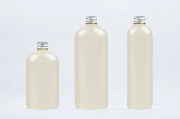 Sortimento Três Garrafas Plástico Alto Baixo Grosso Com Bebida Fresca — Fotografia de Stock