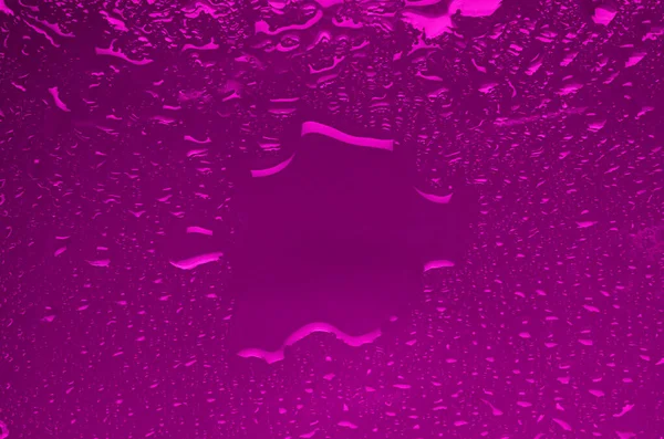 Насичена Пурпурова Волога Текстура Градієнтом Краплями Яскравий Фіолетовий Фон Дощу — стокове фото