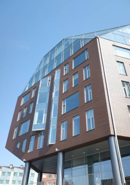 Arkhangelsk Rusya 04-23-2021 modern bir apartmanın parçası. Konut sağlama, daire satın alma ya da kiralama kavramı. Boşluğu kopyala.