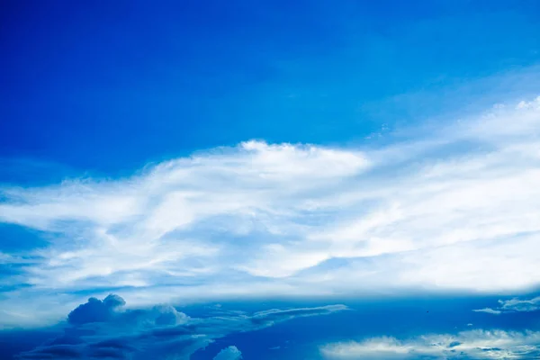 Natural White Clouds Blue Sky Copy Space Banner Wallpaper Background — Stock Photo, Image