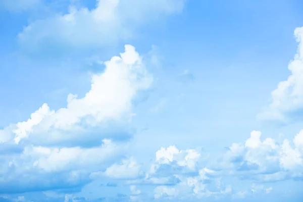 Weiße Wolken Mit Blauem Himmel Hintergrund Einem Hellen Tag Mit — Stockfoto