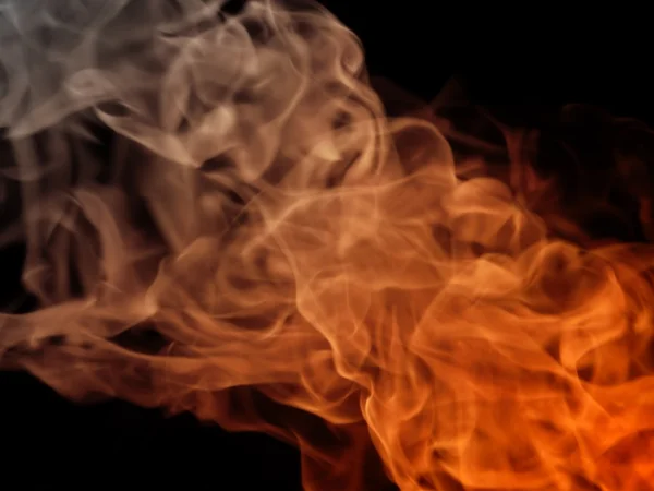 纹理火焰与烟雾在黑色背景上 — 图库照片