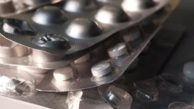 Beyaz arkaplanda kullanılan su toplayıcılarını kapat 