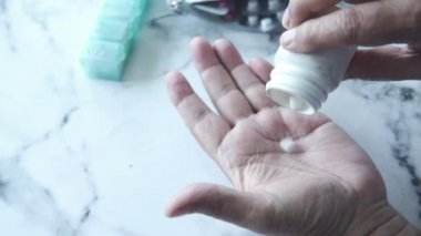 Son sınıfların eli ilaç kutusundan döküldü. 