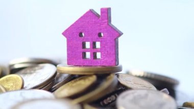  Masada madeni para ve ev yığını ile finans kavramı 