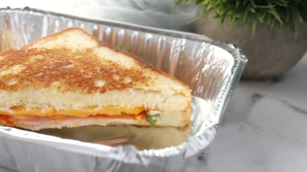 Сэндвич в контейнерах для еды — стоковое видео