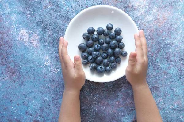 Close up of fresh blue berry with water drops . — Stock Photo, Image