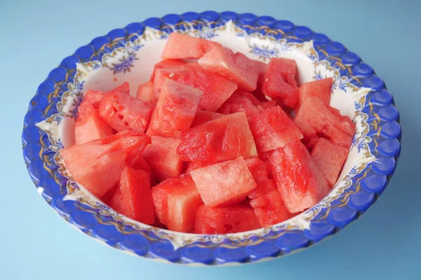Nahaufnahme einer Scheibe Wassermelone in einer Schüssel — Stockfoto