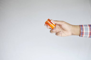 Kişi el ele tutuşma hapı kutusu 