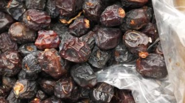  Yerel pazarda çok sayıda meyve satışı tarihi 