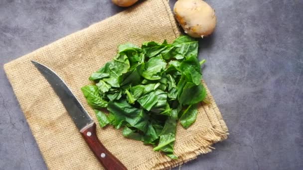 Fresh spinach leaves on table , — Stock Video