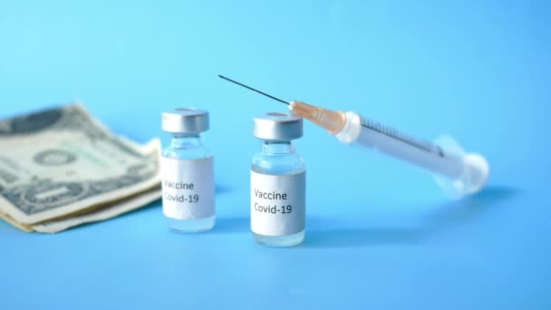 Healthcare έννοια κόστος με μας δολάριο, εμβόλιο και χάπια — Αρχείο Βίντεο