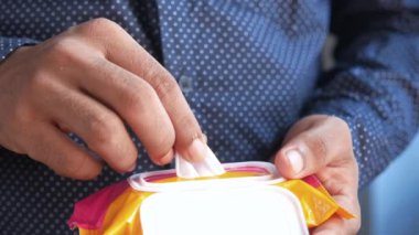 Temizleyici ıslak mendiller. Kapatın. 