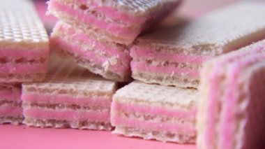 Çikolatalı gofretin tabakta üst görüntüsü