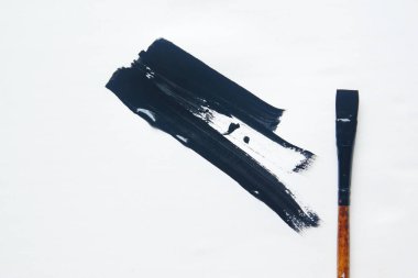 Kopyalama alanı olan bir kağıt üzerinde resim fırçası ,