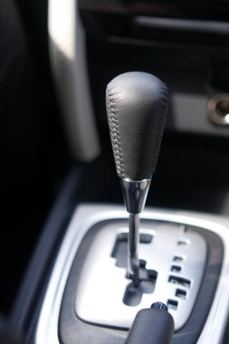 Arabadaki teçhizatı yaklaştır. 