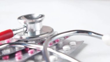 Elele tutuşan su toplayan paketleri kapat .