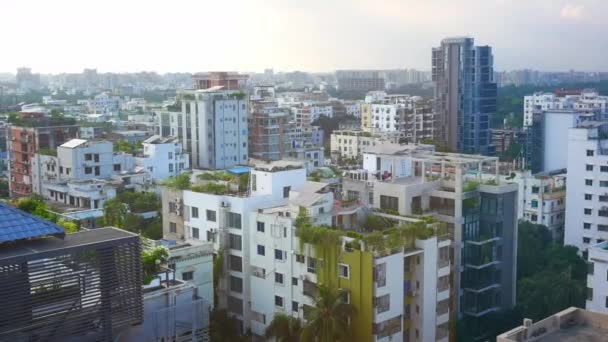 Dhaka edificios de la ciudad en el día soleado — Vídeos de Stock