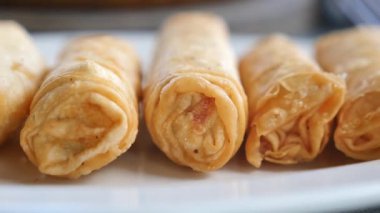 Sıfırdan taze börek yapmanın tadını çıkar..