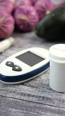 Diyabet yönetimi için kan şekeri monitörlerinin nasıl kullanılacağını öğrenin.