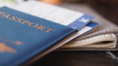 Pasaport ve seyahat biletleri gibi önemli belgeleri düzenlemek.