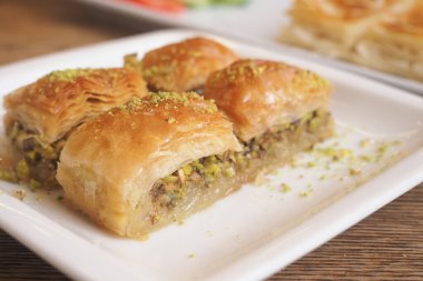 Tatlı ve fındık katmanlı lezzetli Türk baklavası..