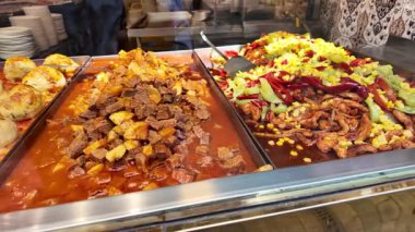 Ekranda Hazır Yiyeceklerin Seçimi.