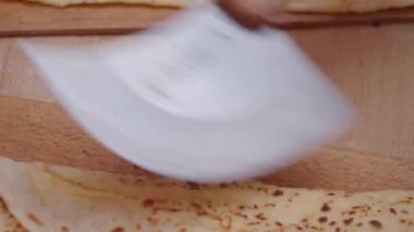 Gozme tahta bir tahtadan kesiliyor..