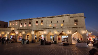 Katar Doha 2 Şubat 2025, Dohas 'taki gece pazarı Souq waqif' teki eski şehir..